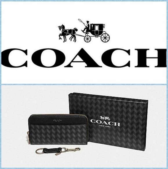 Coach Handbags - 🆕️Weekend Sale Authentic Coach Wallet & Key Chain